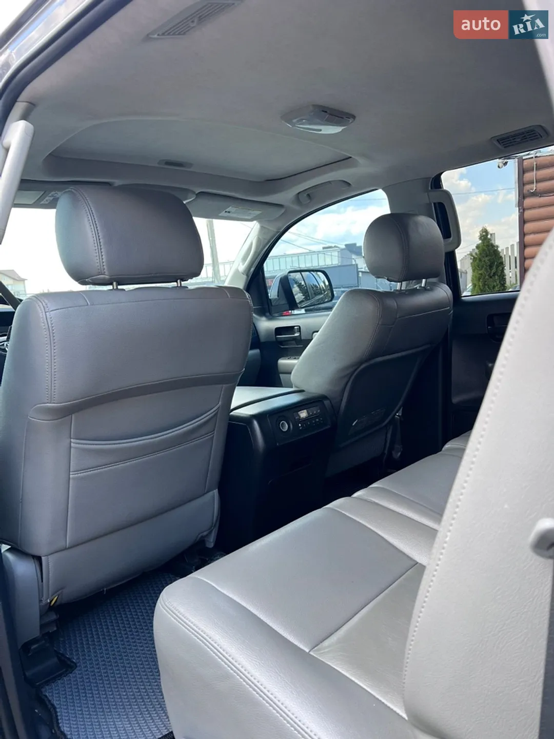 2014 Toyota Sequoia - мініатюра 7