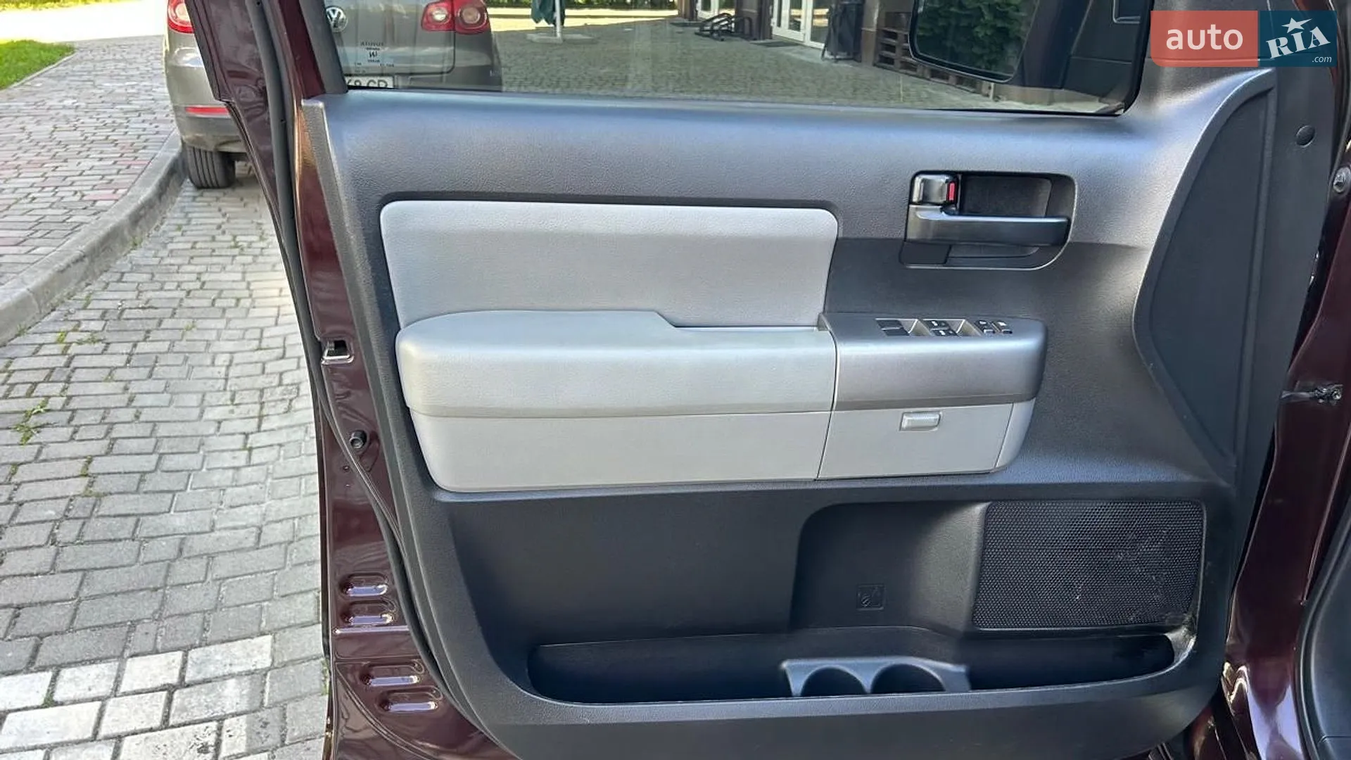 2012 Toyota Sequoia - мініатюра 26