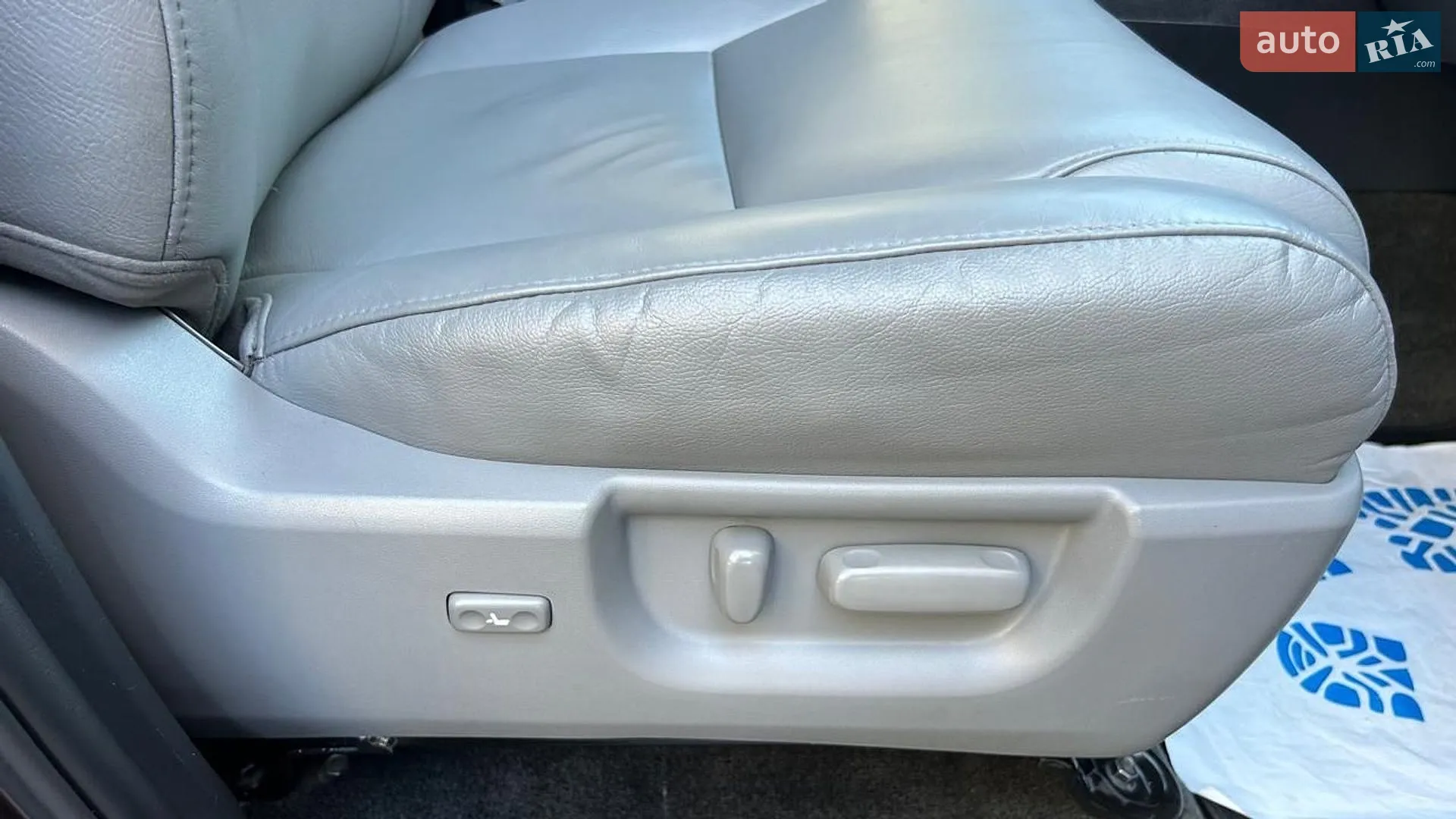 2012 Toyota Sequoia - мініатюра 34