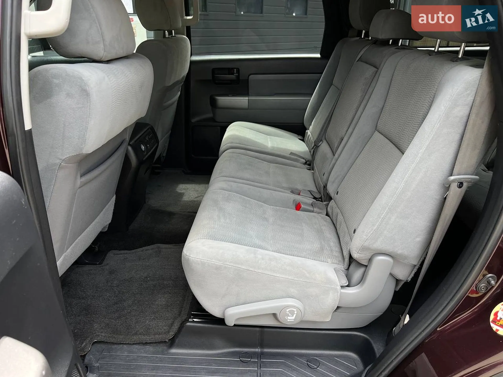 2016 Toyota Sequoia - мініатюра 23