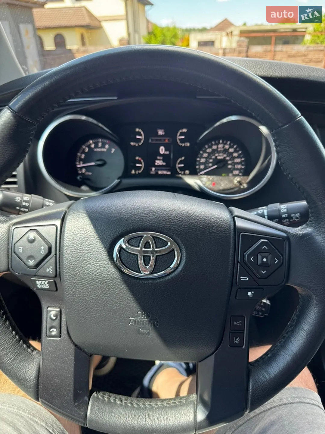 2018 Toyota Sequoia - мініатюра 16