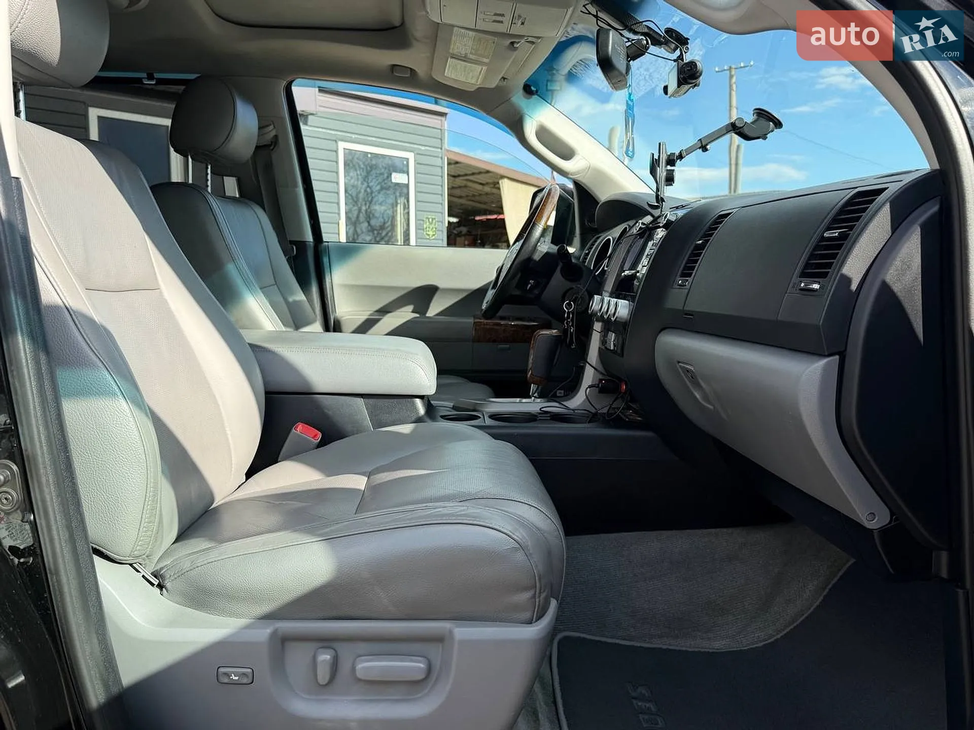 2010 Toyota Sequoia - мініатюра 42