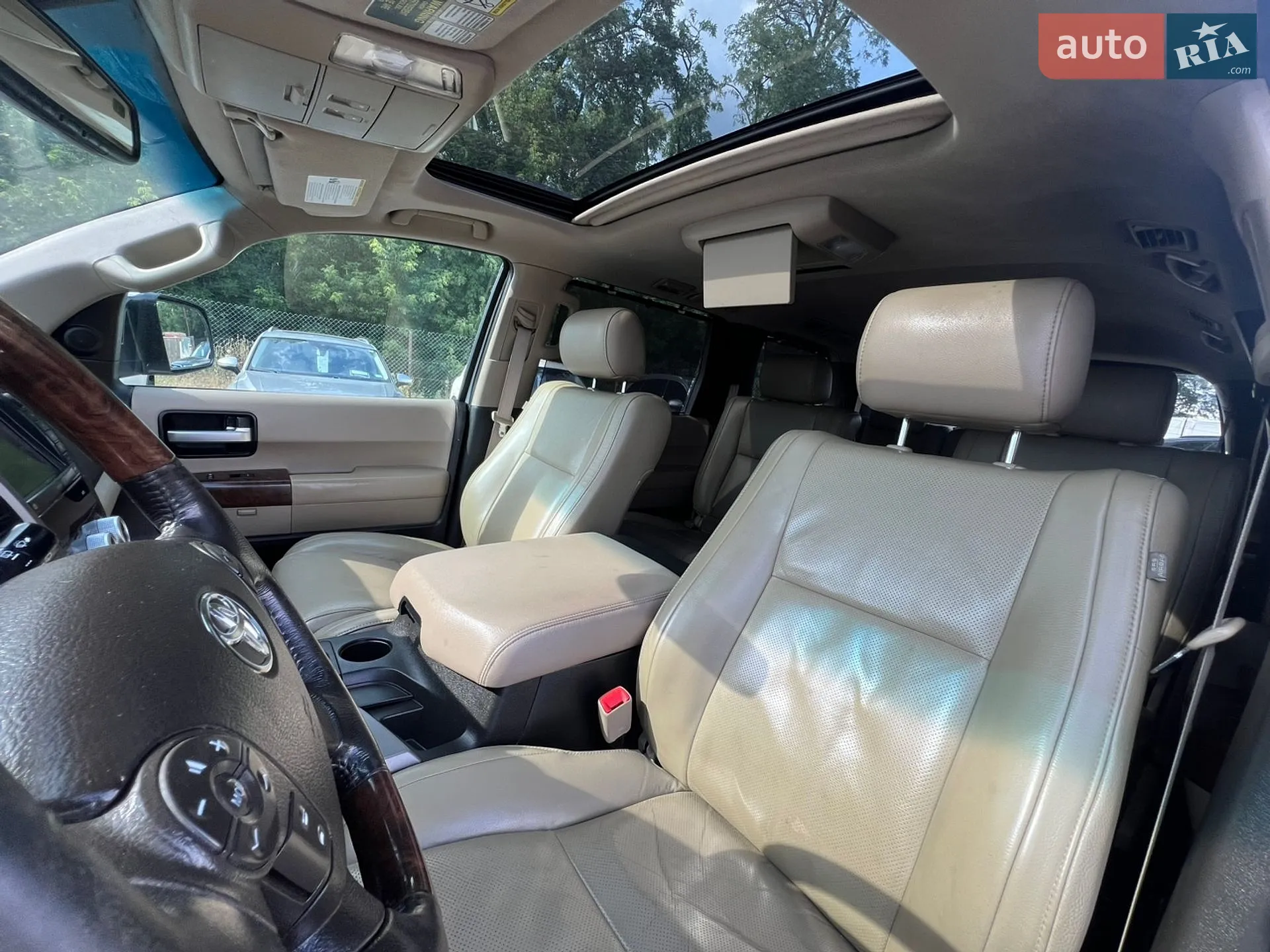2010 Toyota Sequoia - мініатюра 35