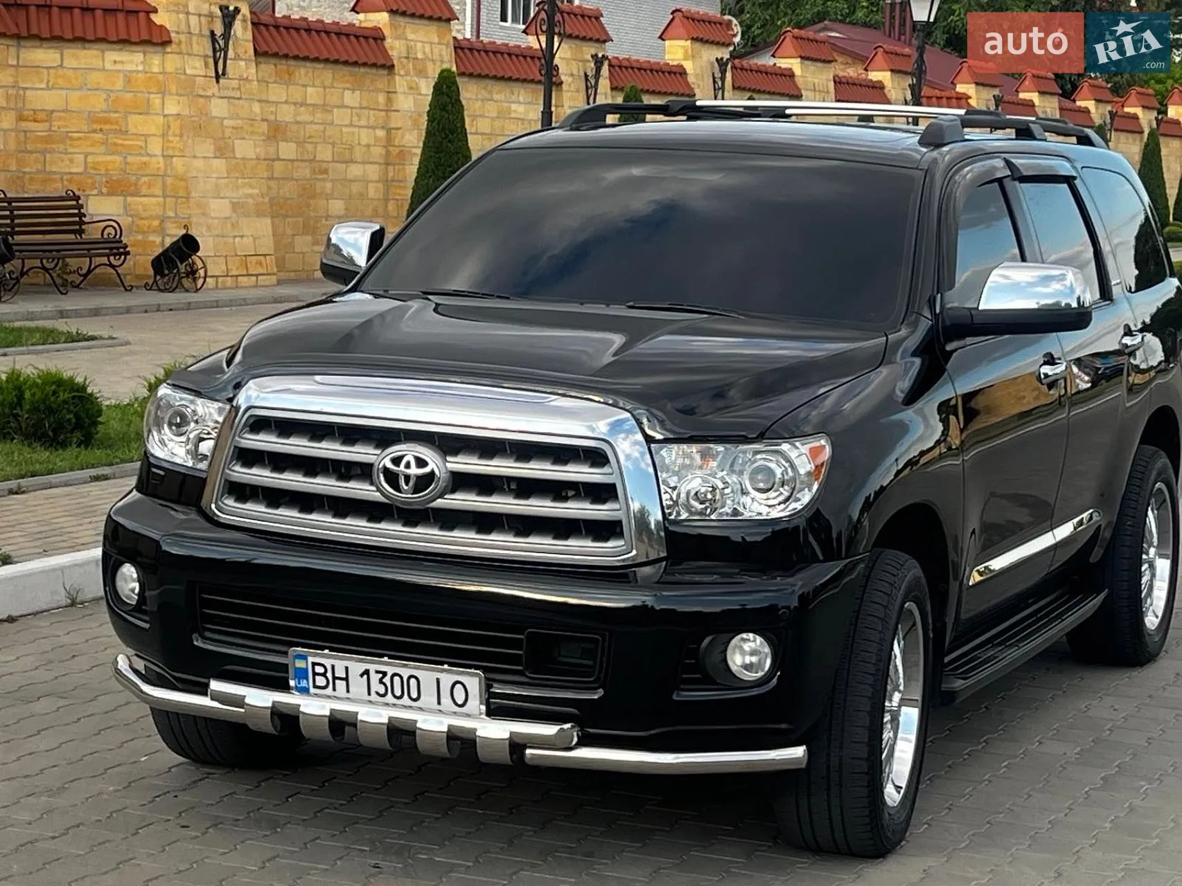 2011 Toyota Sequoia - фото 1