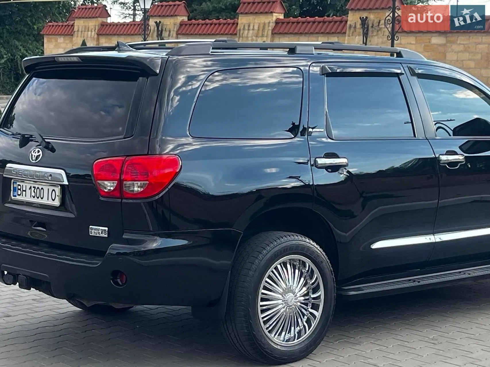 2011 Toyota Sequoia - мініатюра 2