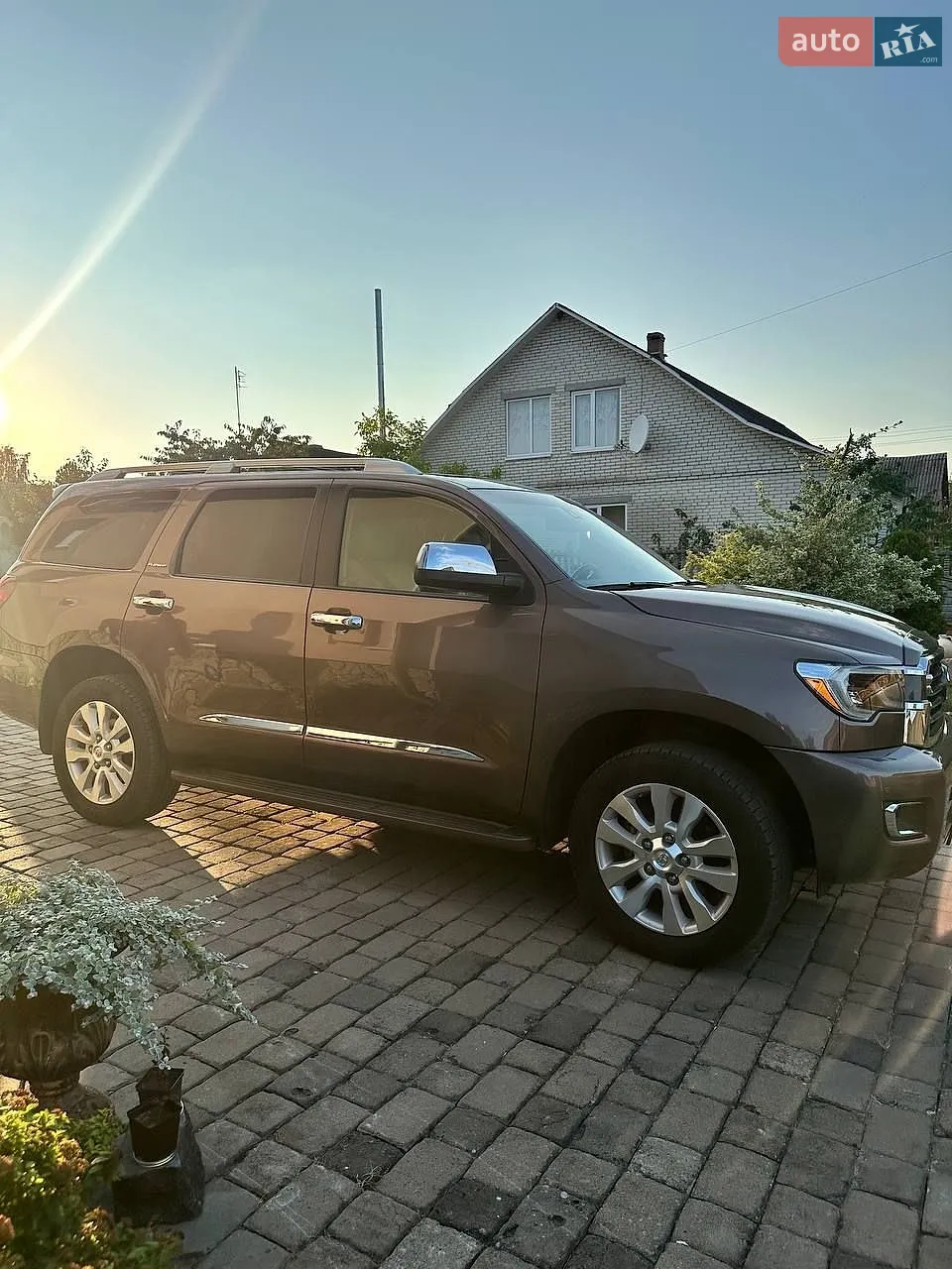 2019 Toyota Sequoia - мініатюра 6