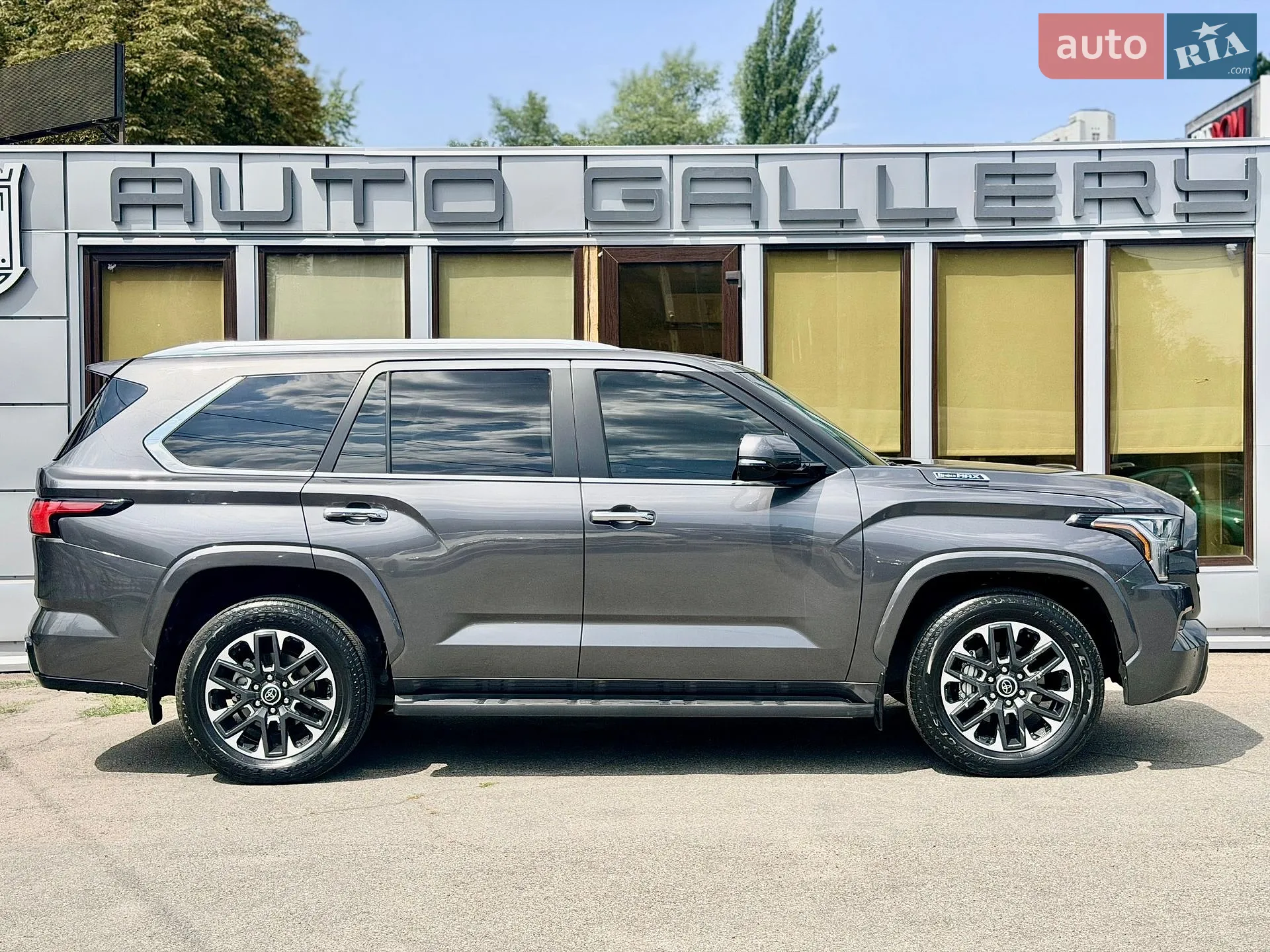 2024 Toyota Sequoia - мініатюра 9