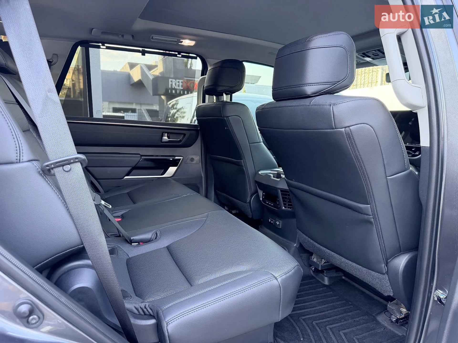 2024 Toyota Sequoia - мініатюра 44