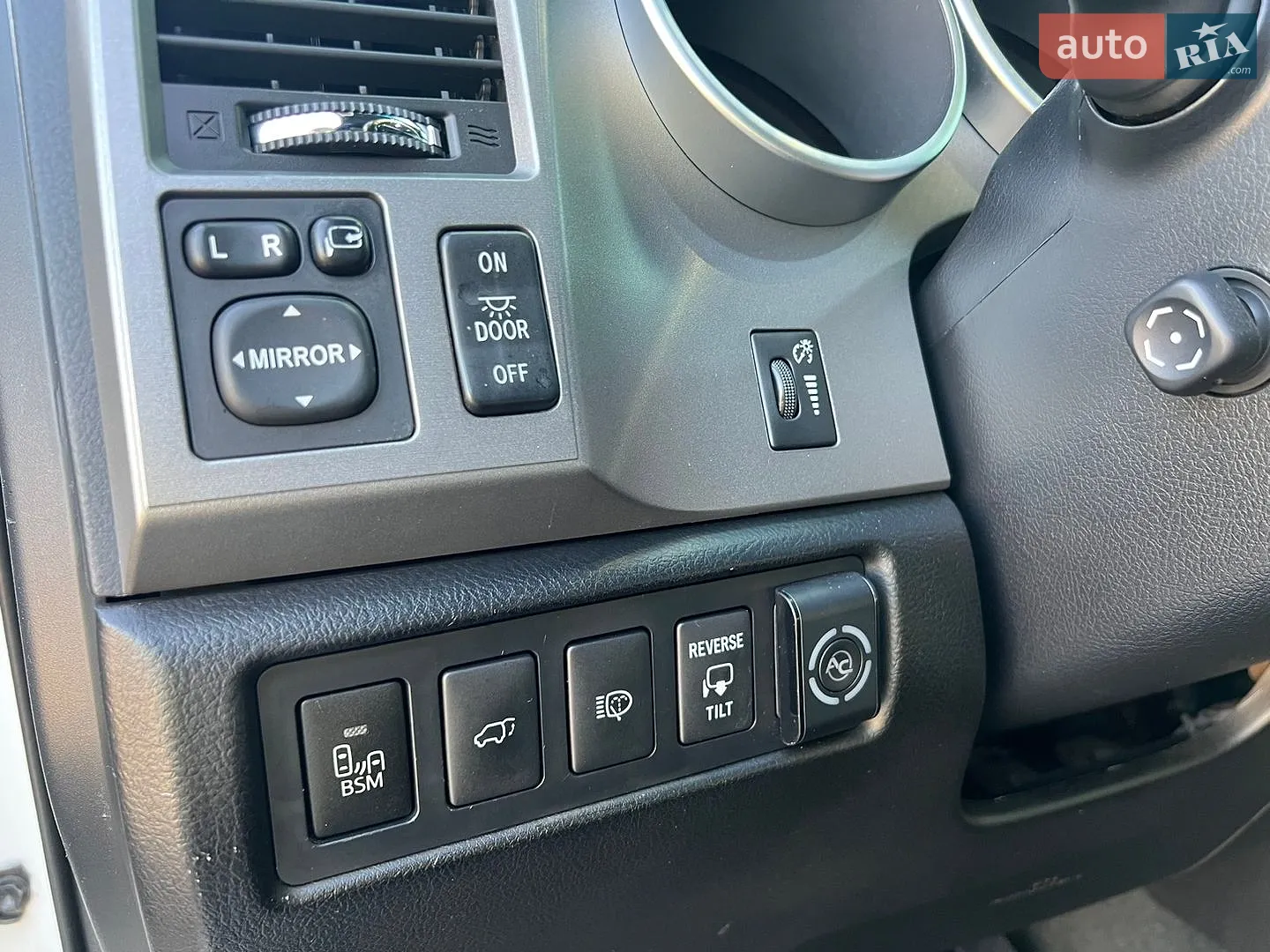 2014 Toyota Sequoia - мініатюра 13