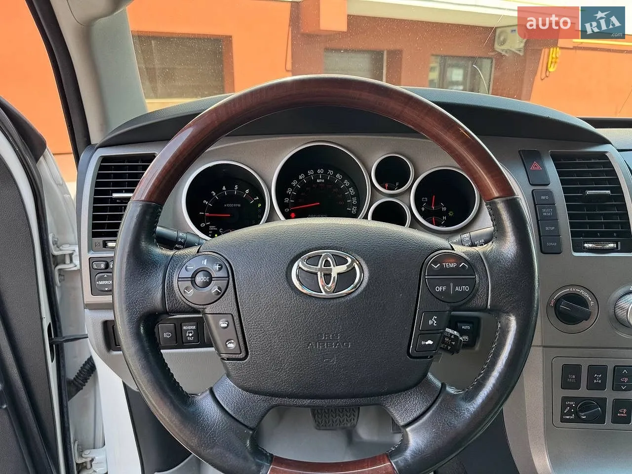 2013 Toyota Sequoia - мініатюра 37