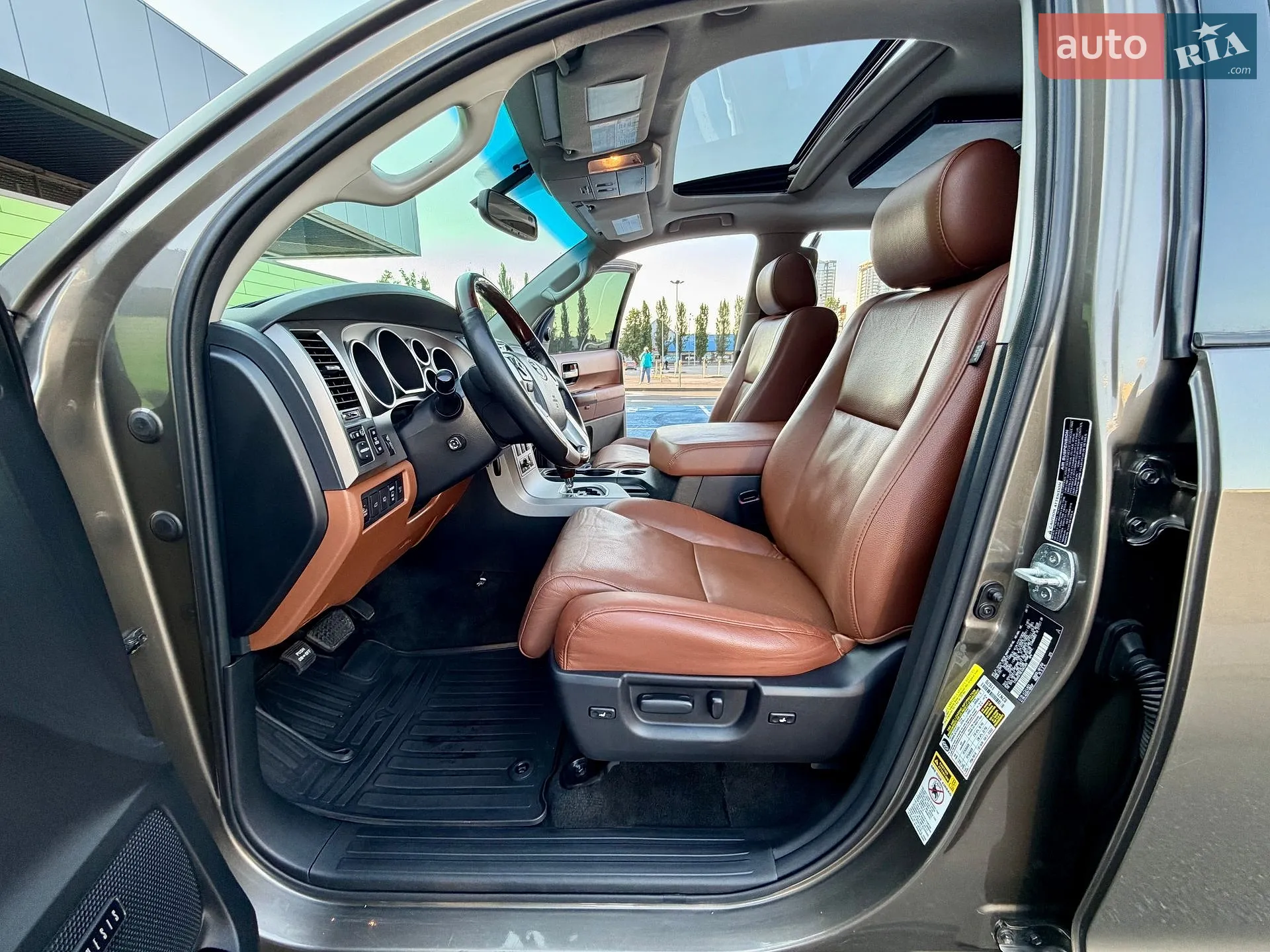 2013 Toyota Sequoia - мініатюра 30
