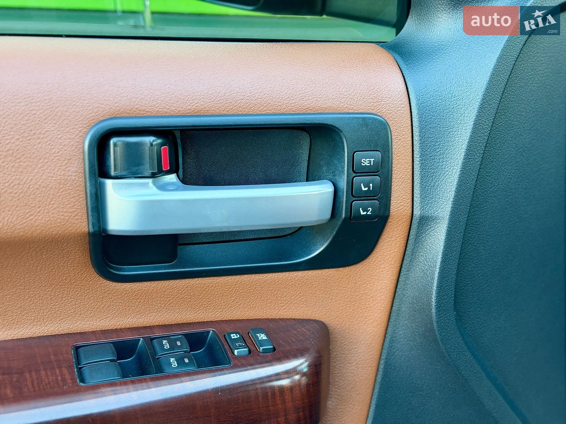 2013 Toyota Sequoia - мініатюра 38
