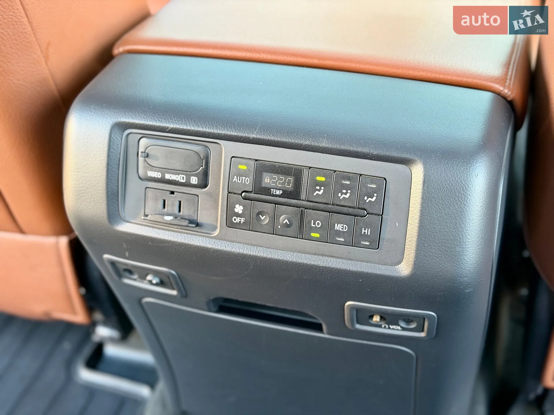 2013 Toyota Sequoia - мініатюра 46