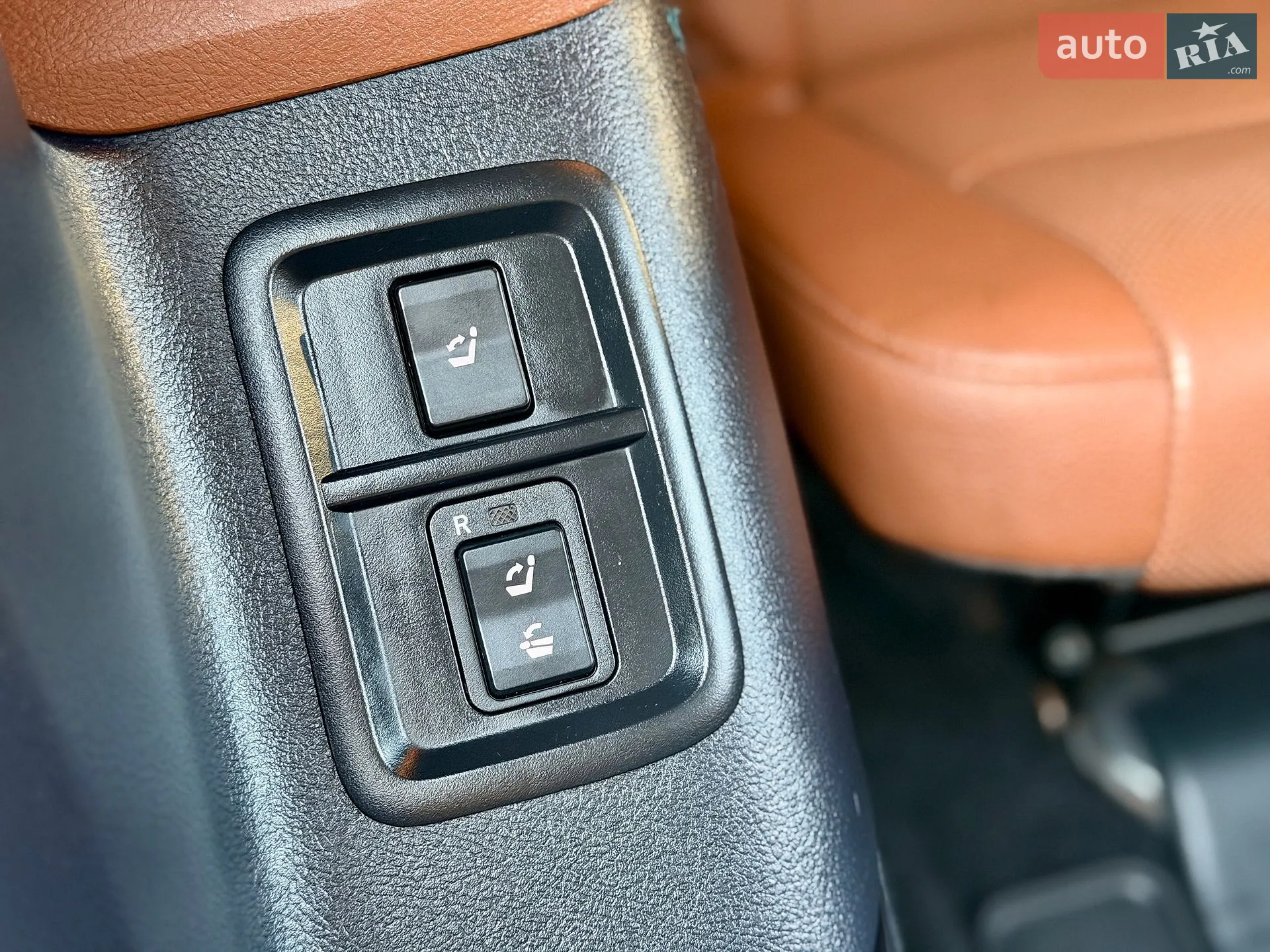 2013 Toyota Sequoia - мініатюра 51