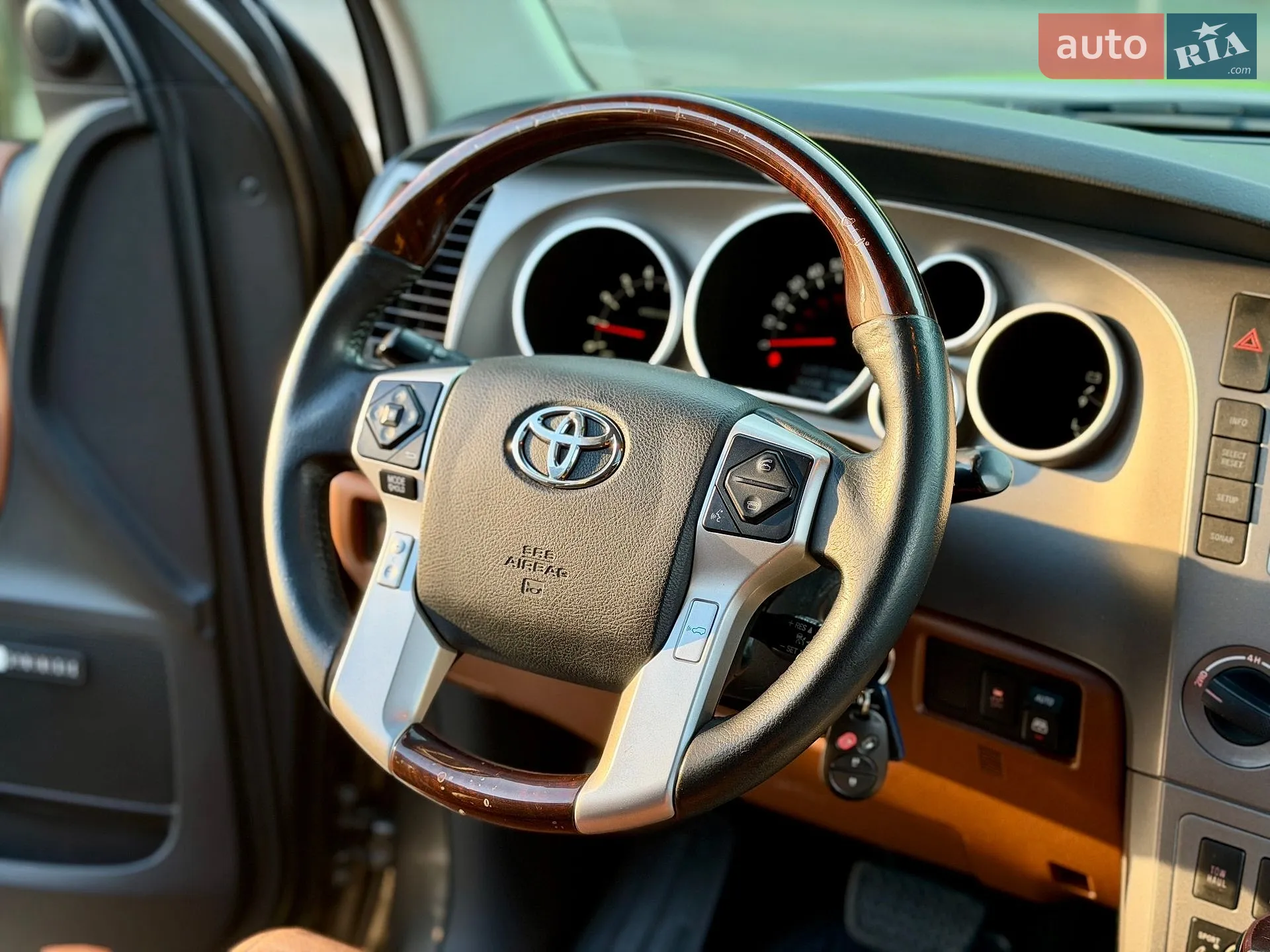 2013 Toyota Sequoia - мініатюра 59