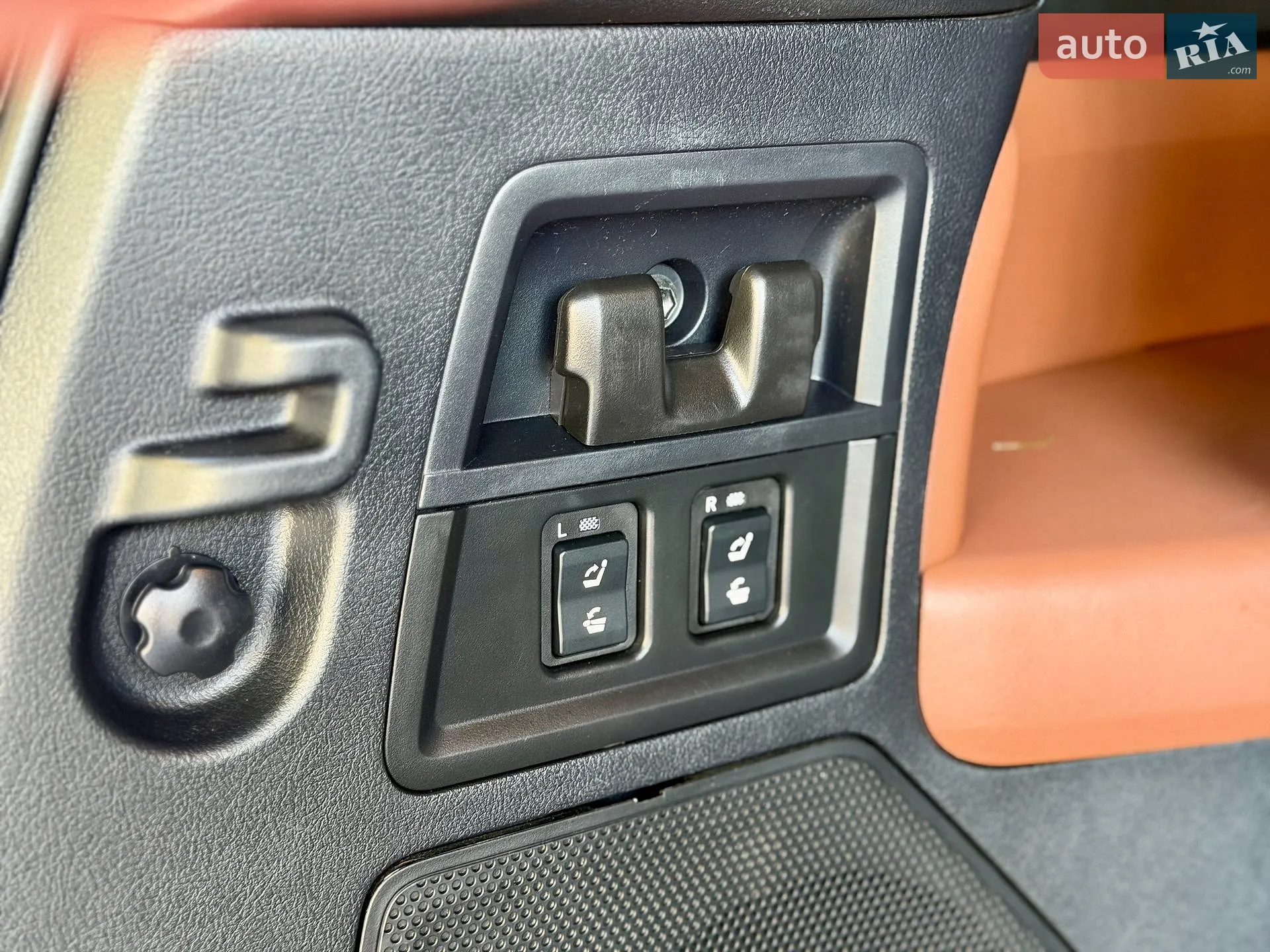 2013 Toyota Sequoia - мініатюра 71