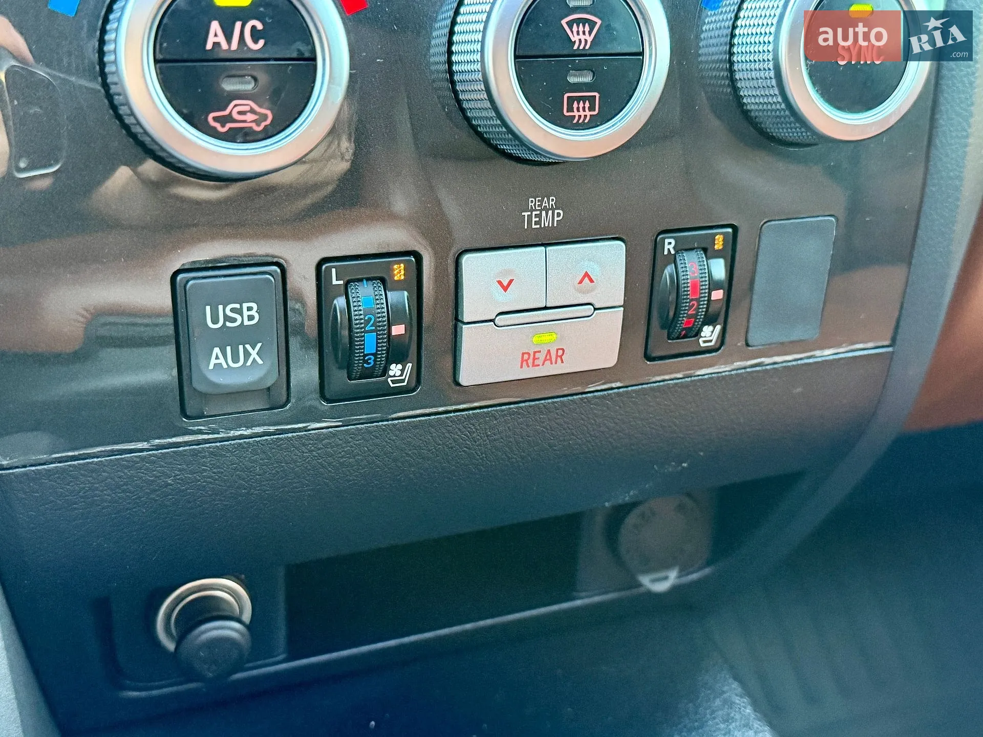 2013 Toyota Sequoia - мініатюра 68