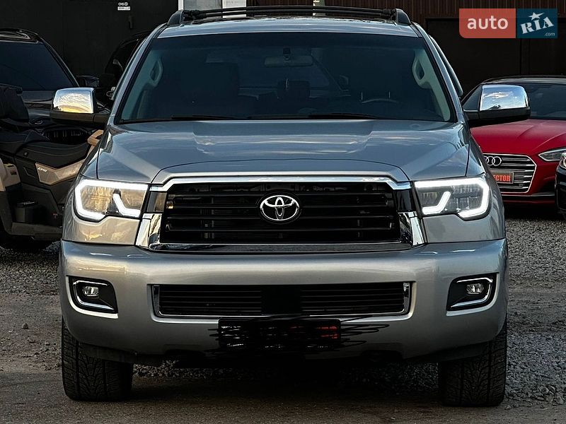 Внедорожник / Кроссовер Toyota Sequoia 2016 в Харькове