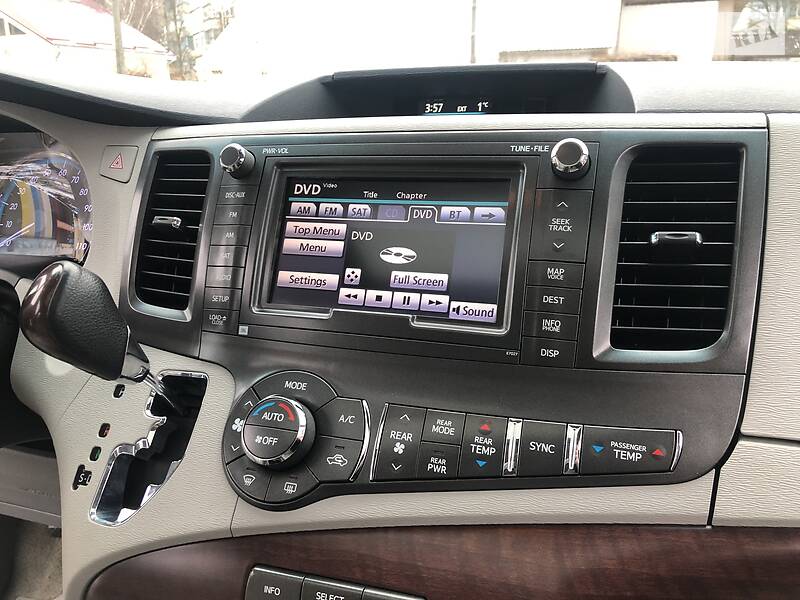 Мінівен Toyota Sienna 2014 в Житомирі