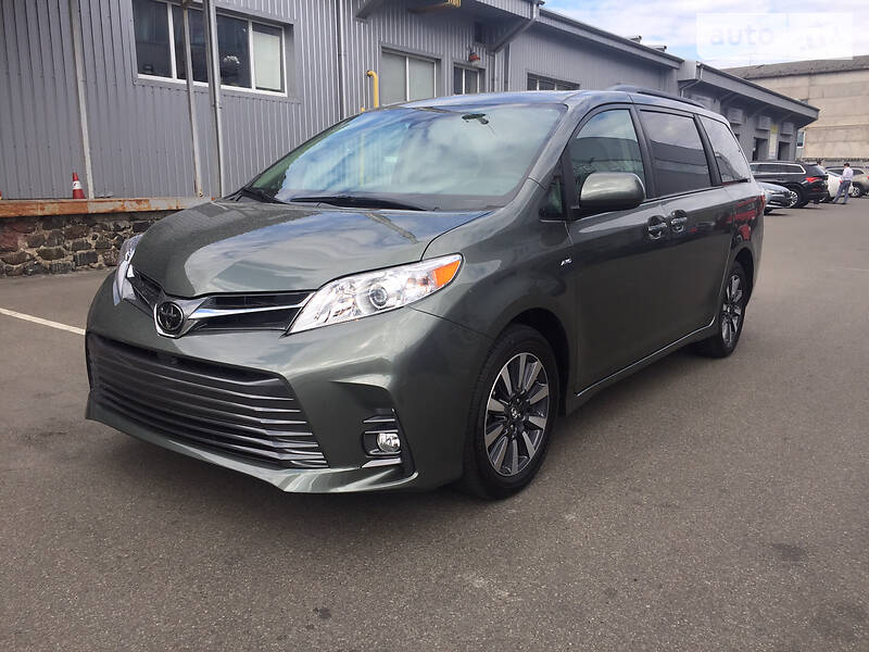 Минивэн Toyota Sienna 2019 в Киеве