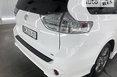 Минивэн Toyota Sienna 2018 в Ровно