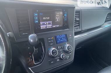 Минивэн Toyota Sienna 2016 в Днепре