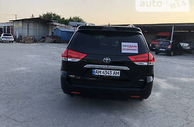 Минивэн Toyota Sienna 2014 в Житомире