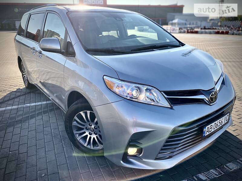 Минивэн Toyota Sienna 2020 в Виннице