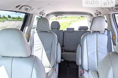 Мінівен Toyota Sienna 2013 в Тернополі