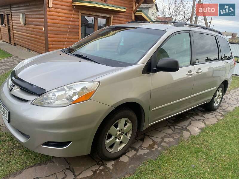 Універсал Toyota Sienna 2006 в Сокалі