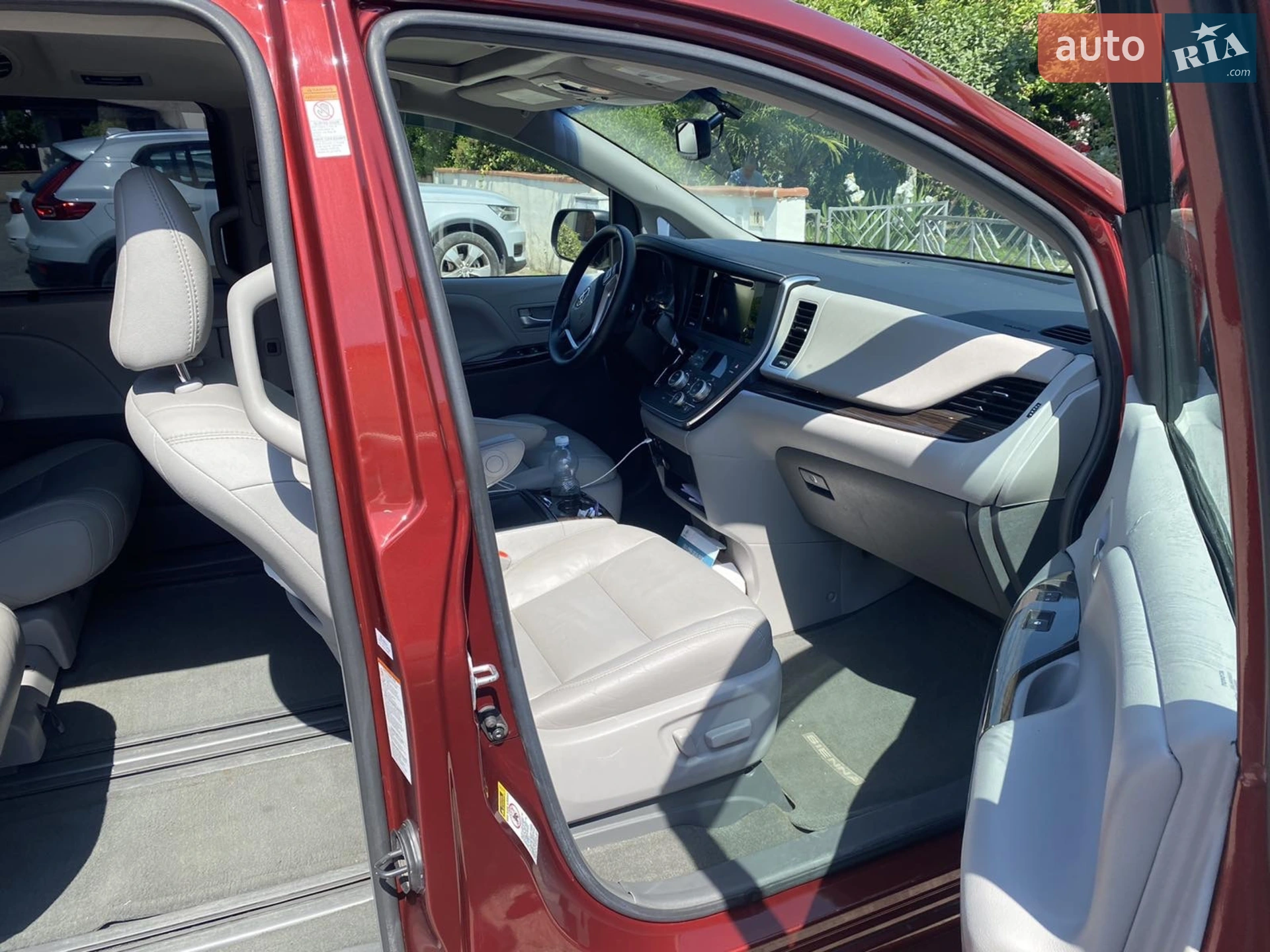 2017 Toyota Sienna - мініатюра 15