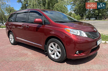 Минивэн Toyota Sienna 2016 в Кременчуге