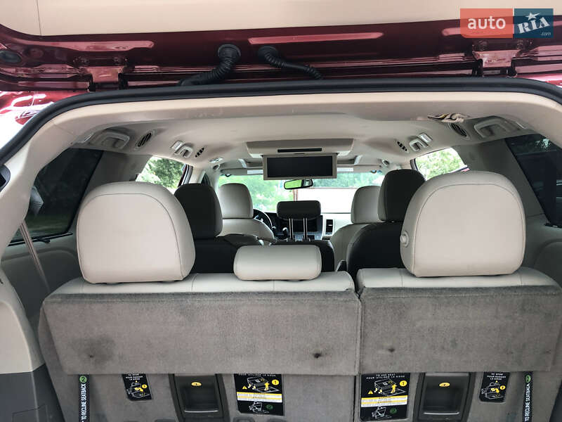 Минивэн Toyota Sienna 2016 в Кременчуге фото 13 Минивэн Toyota Sienna 2016 в Кременчуге
