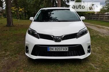 Мінівен Toyota Sienna 2019 в Маневичах