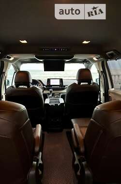 Минивэн Toyota Sienna 2020 в 