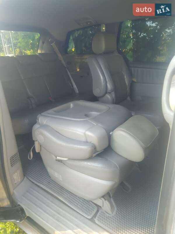 Мінівен Toyota Sienna 2005 в Лозовій