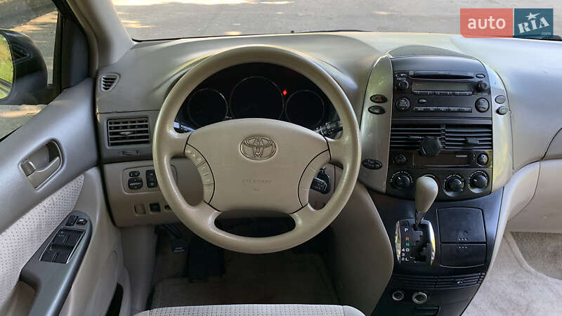 Минивэн Toyota Sienna 2007 в Ровно