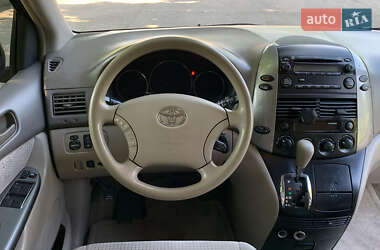 Минивэн Toyota Sienna 2007 в Ровно