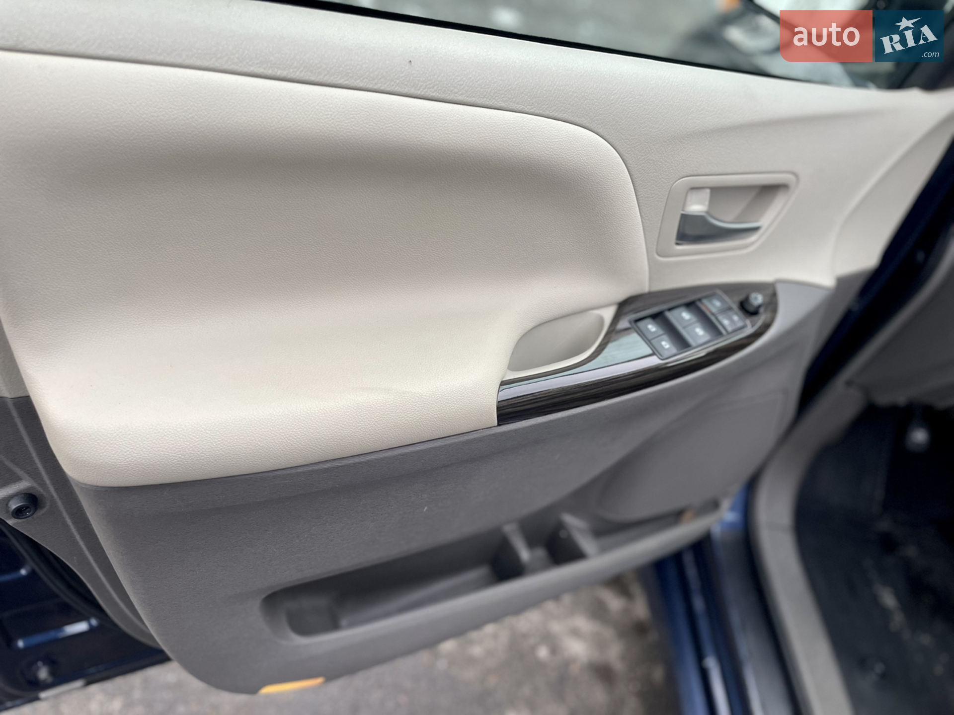 2019 Toyota Sienna - мініатюра 15