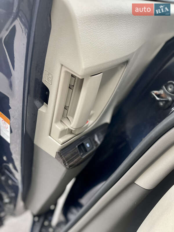 Мінівен Toyota Sienna 2019 в Умані