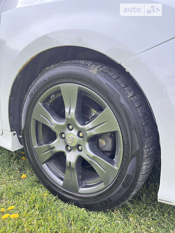 Минивэн Toyota Sienna 2016 в Днепре