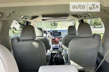 Минивэн Toyota Sienna 2014 в Запорожье