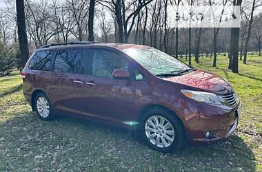 Минивэн Toyota Sienna 2014 в Запорожье