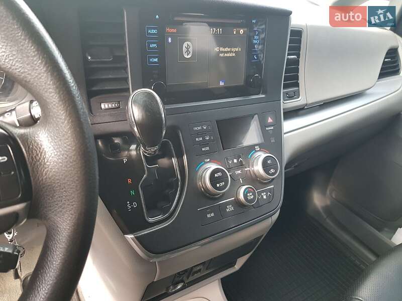 Минивэн Toyota Sienna 2015 в Киеве