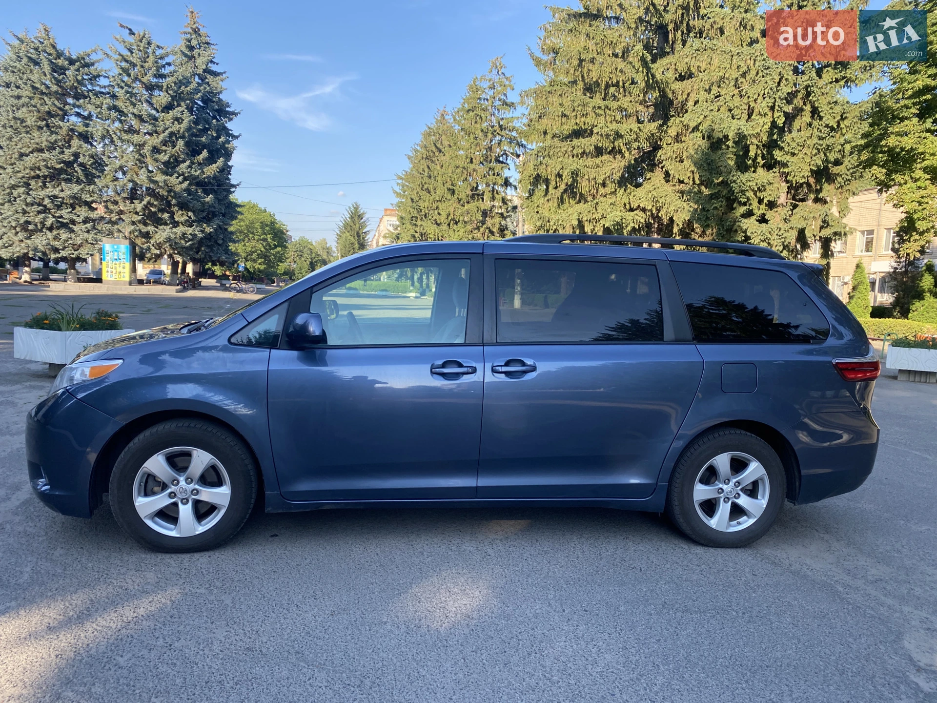 2017 Toyota Sienna - мініатюра 4