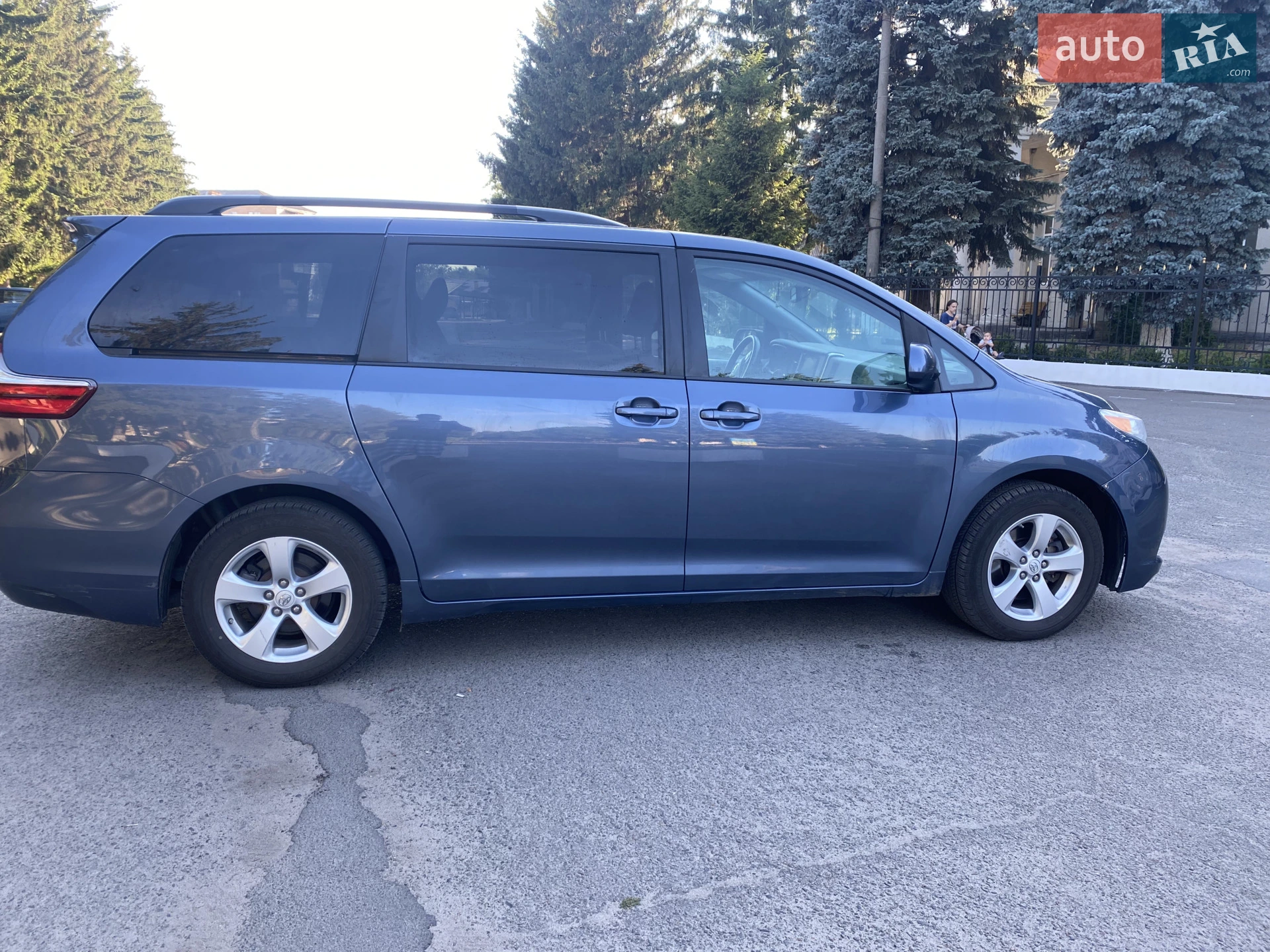 2017 Toyota Sienna - мініатюра 8