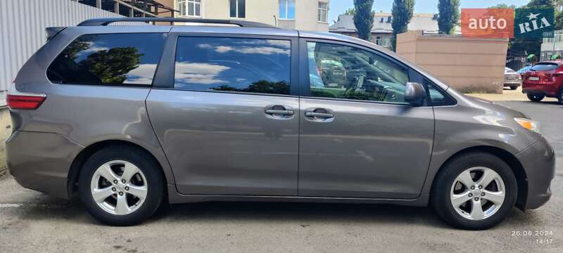 Минивэн Toyota Sienna 2016 в Киеве