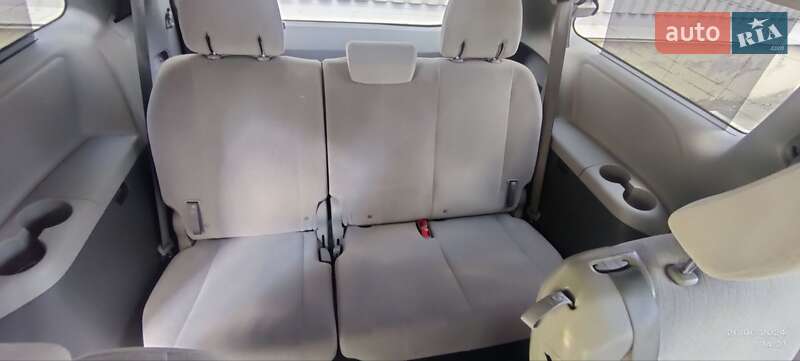Минивэн Toyota Sienna 2016 в Киеве