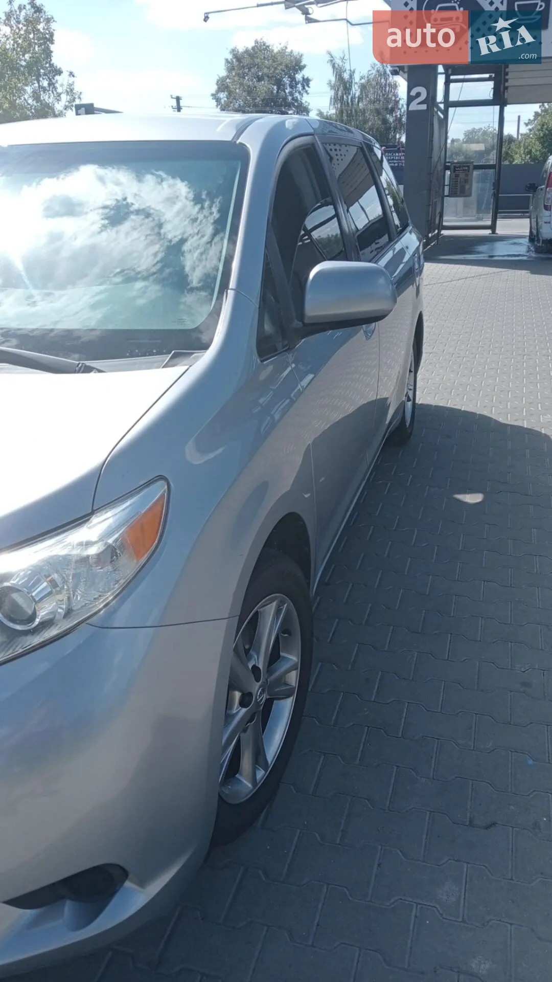 2010 Toyota Sienna - мініатюра 4
