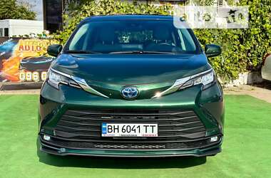 Мінівен Toyota Sienna 2021 в Одесі